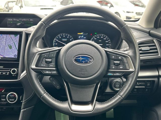 �y�����v�����X�e�A�����O�z�㎿�Ȋv���g�p���邱�ƂŁA��ɂ����������݂ƂĂ��^�]���₷���n���h���ł���