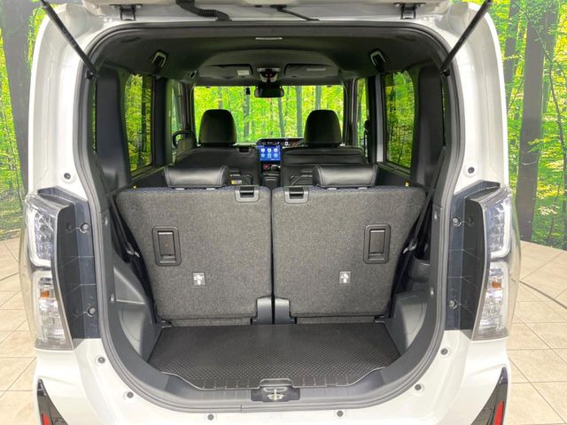 ���i�̂���������ʋ΁A���}���ɏ\���ȉ׎��X�y�[�X���m�ۂ��Ă���܂��B�Z�J���h�V�[�g��|���ƁA�傫�ȉו��̐ύڂ��\�ł���