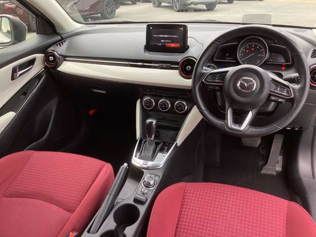 デミオ1.3 13S ノーブル クリムゾン