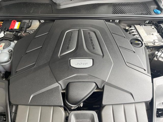 ●当店では、各メーカーの専用診断テスターを導入。国家資格を持つテクニカルスタッフも常駐しておりますので、万が一の際にも安心してご利用いただけます。