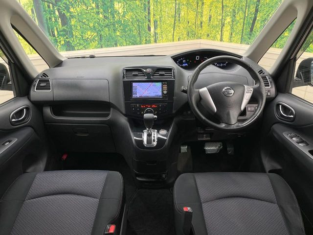 セレナ2.0 ハイウェイスター S-HYBRID