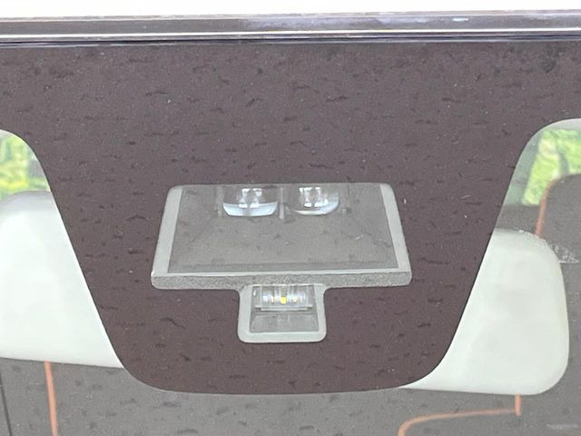 ���s���ɑO���̎ԗ�����F�����A�Փ˂������Ȏ��͌x��ƃu���[�L�ŏՓˉ���Ɣ�Q�y�����A�V�X�g�B�����S�Ƀh���C�u�����y���݂��������܂��B