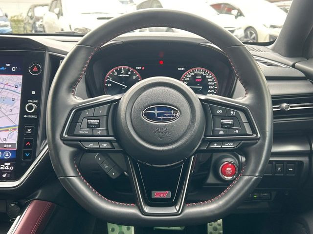 �y�����v�����X�e�A�����O�z�㎿�Ȋv���g�p���邱�ƂŁA��ɂ����������݂ƂĂ��^�]���₷���n���h���ł���