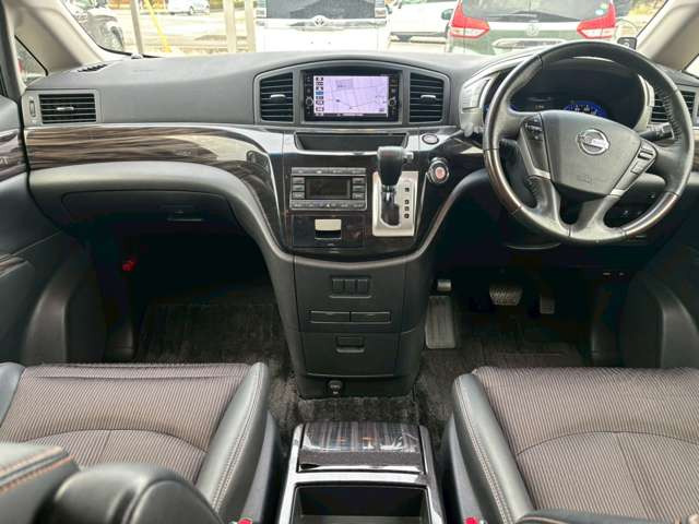 エルグランド2.5 250ハイウェイスターS アーバンクロム