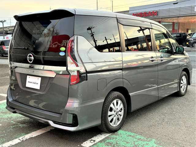 セレナ2.0 ハイウェイスターV 4WD