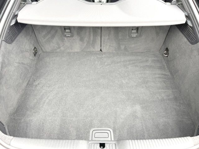 ●トランクルーム:趣味が広がる収容スペース!これだけの広さがあればお買い物やレジャーなどにも最適です!使用感も少なくきれいな状態を維持しております。