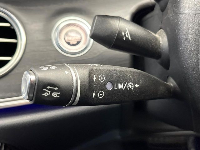 ���f�B�X�^���X�p�C���b�g�f�B�X�g���j�b�N:�s�s�A�x�O�A�������H�Ȃǂ̑��s���ɁA�X�e���I�}���`�p�[�p�X�J�����ƃ��[�_�[�Z���T�[�ɂ��A�O���Ԃ�F�����đ��x�ɉ������Ԋԋ������ێ����鎟����̃N���R��!