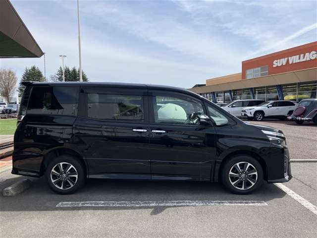 ヴォクシー2.0 ZS 煌II 4WD