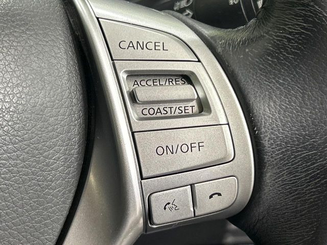 �y�N���[�Y�R���g���[���z�������H�����N���N���s�B�A�N�Z���𗣂��Ă���葬�x�ő��s���ł��A�������^�]���̕��S���y��!�����E�������ȒP�ȃX�C�b�`����Œ����ł��܂��B