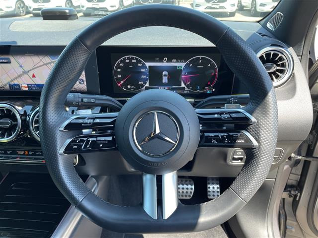 GLAクラスGLA200d 4マチック ナイトエディション 4WD