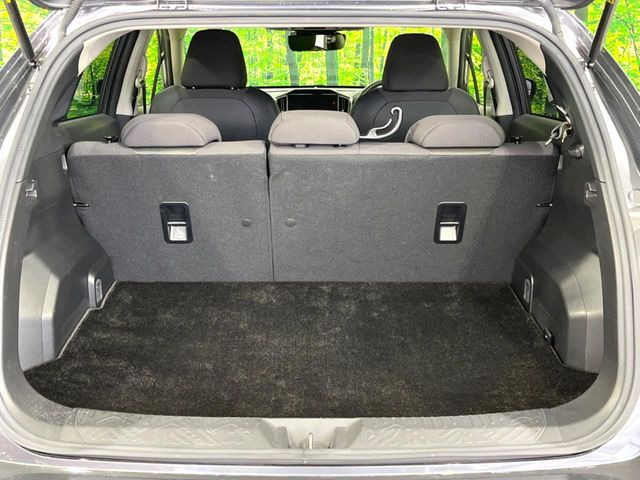 普段のお買い物や通勤、送迎等に十分な荷室スペースを確保しております。セカンドシートを倒すと、大きな荷物の積載も可能です♪