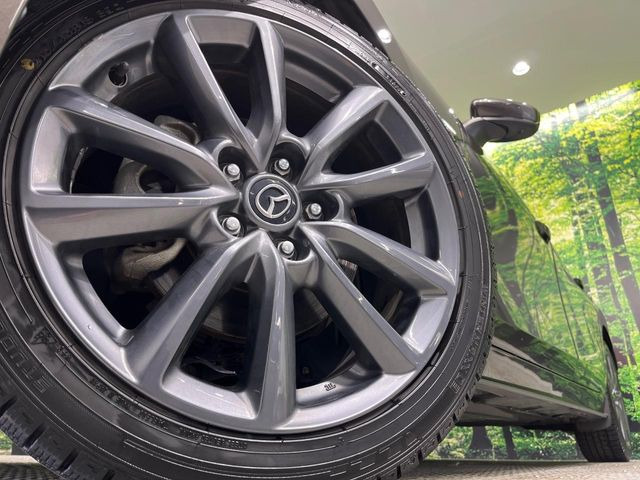 �y����18�C���`�A���~�z�C�[���z�O�ςɃ}�b�`���������A���~�z�C�[���𑕒����Ă���܂��B�e��ЊO�A���~�z�C�[����A�X�^�b�h���X�^�C�����戵�����Ă���܂��B���񂲑��k����������