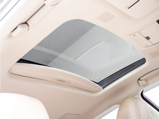 お探しの方必見の人気オプションサンルーフ!