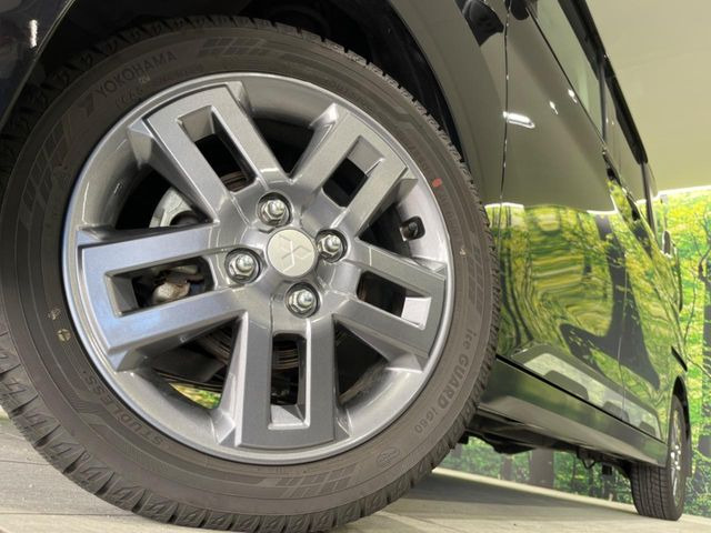 �y����15�C���`�A���~�z�C�[���z�O�ςɃ}�b�`���������A���~�z�C�[���𑕒����Ă���܂��B�e��ЊO�A���~�z�C�[����A�X�^�b�h���X�^�C�����戵�����Ă���܂��B���񂲑��k����������