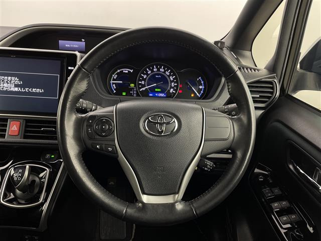 ヴォクシー1.8 ハイブリッド ZS 煌