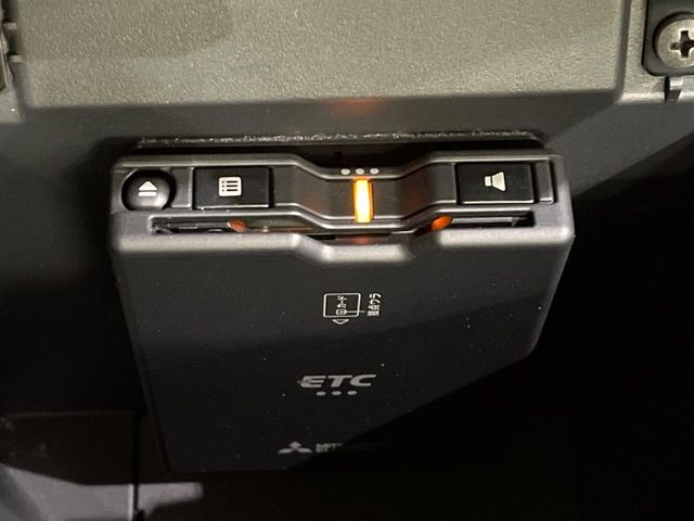 【ETC】高速道路の料金所をストレスなく通過!話題のスポットやサービスエリアに多い「スマートIC」利用時は必須のアイテムです。当店でセットアップを実施、ご納車当日からすぐにご利用いただけます!