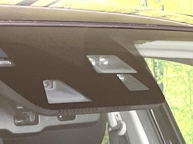 �y�X�}�[�g�u���[�L�T�|�[�g�z���s���ɑO���̎ԗ�����F�����A�Փ˂������Ȏ��͌x��ƃu���[�L�ŏՓˉ���Ɣ�Q�y�����A�V�X�g�B�����S�Ƀh���C�u�����y���݂��������܂��B