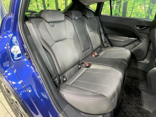 後部座席も気になるようなキズ・汚れやへたり等、大きなダメージはなく、良好な状態です。