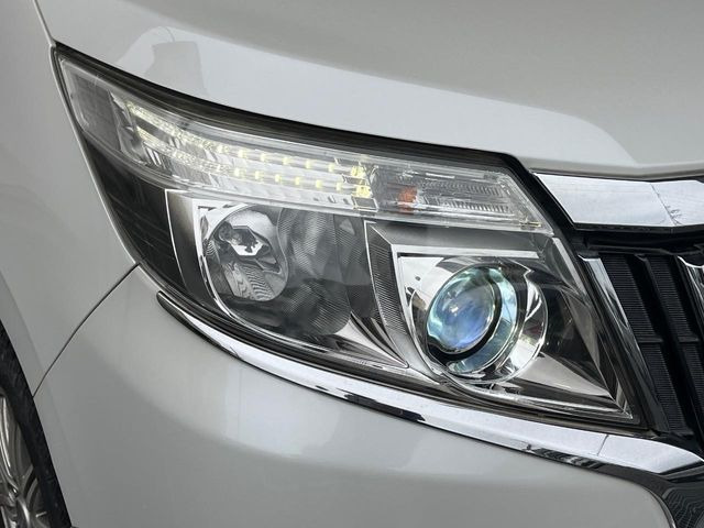 �yLED�w�b�h���C�g�z���V����ԑ��s�����ǍD�Ȏ��E���m�ۂ����S���ĉ^�]�ł��鍂�P�xLED�w�b�h���C�g�𑕔�!�_�����x�������A����d�͂��}�����Ă��܂��B