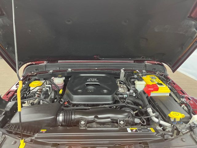 ●当店では、各メーカーの専用診断テスターを導入。国家資格を持つテクニカルスタッフも常駐しておりますので、万が一の際にも安心してご利用いただけます。