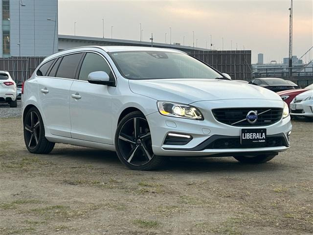 V60T6 AWD Rデザイン4WD