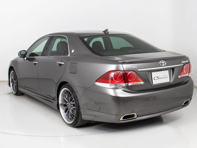 フルエアロが装着されています!お好みはいかがですか?今付いているデザイン以外にも、各ブランドのエアロを格安にてお取付け出来ます!又、エアロを外してノーマル状態にする事も出来ます!!