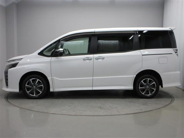 ヴォクシー2.0 ZS 煌III 4WD