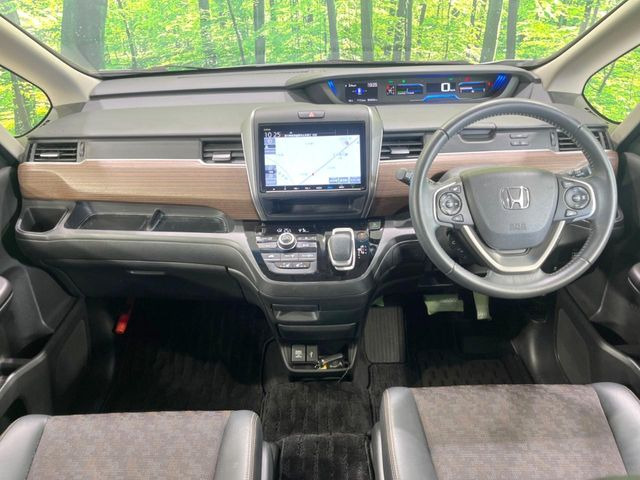 フリード1.5 ハイブリッド クロスター ホンダセンシング