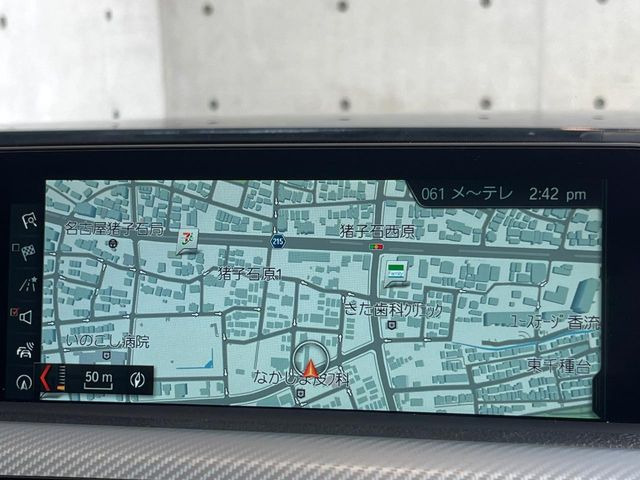 �������i�r:��̊��̂���i�r�́A����������ԓ������o���Ă���܂��BBluetooth�Đ��ȂǃI�[�f�B�I�@�\���[�����Ă���܂��̂ŁA�^�]�����y���߂܂���