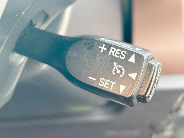 �y�N���[�Y�R���g���[���z�������H�����N���N���s�B�A�N�Z���𗣂��Ă���葬�x�ő��s���ł��A�������^�]���̕��S���y��!�����E�������ȒP�ȃX�C�b�`����Œ����ł��܂��B