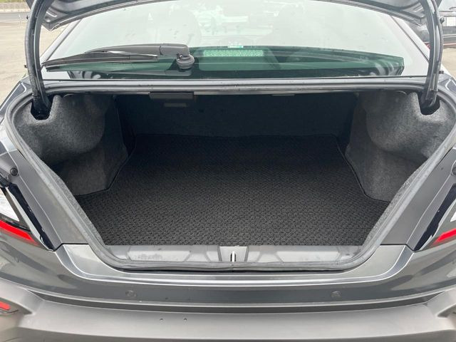 ���i�̂���������ʋ΁A���}���ɏ\���ȉ׎��X�y�[�X���m�ۂ��Ă���܂��B