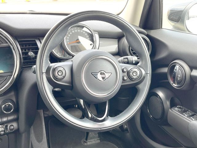 ���n���h�����̃X�������Ȃ��A���ꂢ�ȏ�Ԃ��ێ����Ă���܂��B�e�X�C�b�`���̓�����m�F�ς݂ł��B