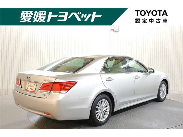 クラウンハイブリッド 2.5 ロイヤルサルーン