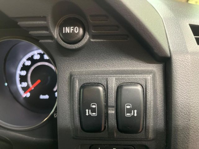 �y�����p���[�X���C�h�h�A�z�X�}�[�g�L�[��^�]�Ȃ̃X�C�b�`�Ō�ȗ����X���C�h�h�A�̊J���\���d��������͂����ăh�A���J����K�v������܂���B