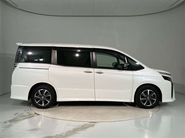 ヴォクシー2.0 ZS 煌III