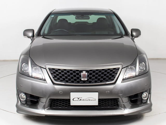 禁煙車です!室内は嫌なニオイも無く、すごく綺麗な状態です!禁煙車・・特にセダンタイプのお車では少ないですよね!!タバコのニオイが苦手なお客様必見です!快適にご乗車頂けます!!