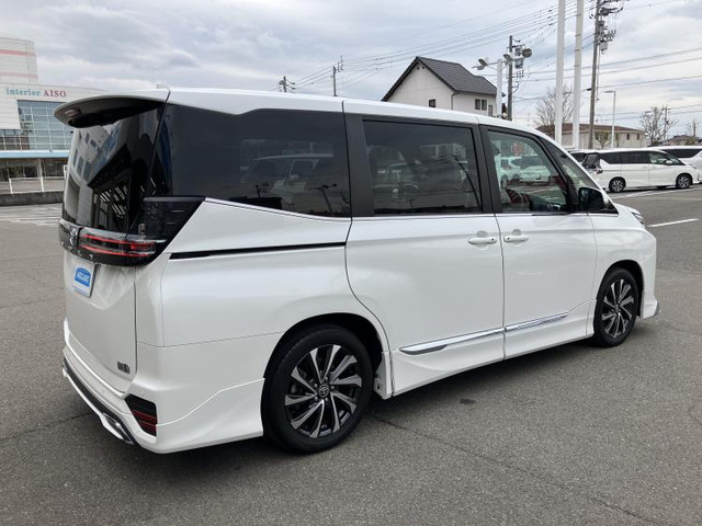 ヴォクシー1.8 ハイブリッド S-Z