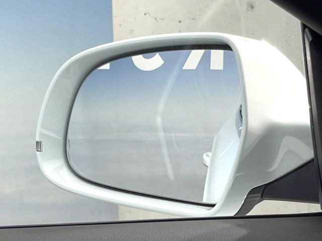 ���u���C���h�A�V�X�g�Z���T�[:���p����̎Ԃ����m���A�h���C�o�[���Ԑ��ύX���s���ۂɁA�x�����Ƌ��ɒ��ӂ𑣂��Ă������S�x���@�\�ł�!