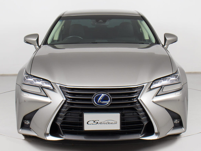 フロントビューの存在感をご覧ください!!ヘッドライトは視界良好のライト、さらにフォグライト搭載。デザイン性も高いのが特権です。