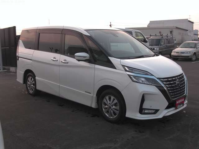 セレナ2.0 ハイウェイスターV 4WD