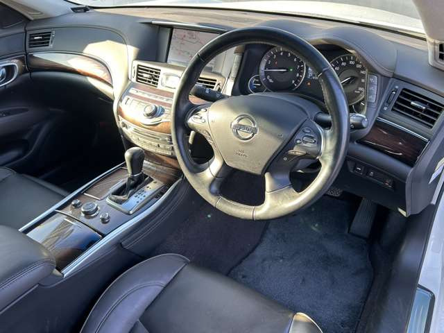 フーガハイブリッド