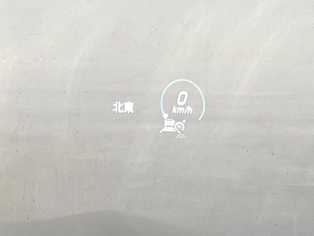 ���w�b�h�A�b�v�f�B�X�v���C:���݂̑��x�⑖�s�����f�W�^���\���ŉ^�]�ȑO���̃K���X�ɓ��e!�^�]���A���������炳���K�v�ȏ����m�F�ł���̂łƂ��Ă��֗��ň��S!