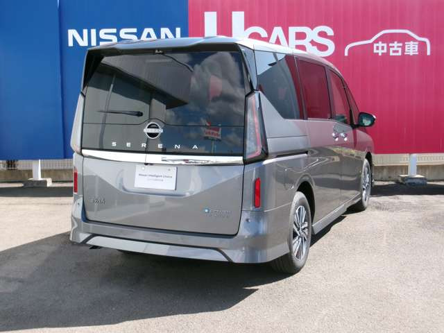 セレナ1.4 e-4ORCE ハイウェイスターV 4WD