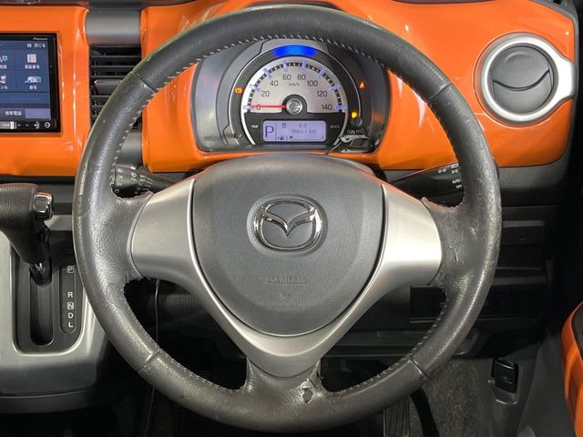 �y�����v�����X�e�A�����O�z�㎿�Ȋv���g�p���邱�ƂŁA��ɂ����������݂ƂĂ��^�]���₷���n���h���ł���