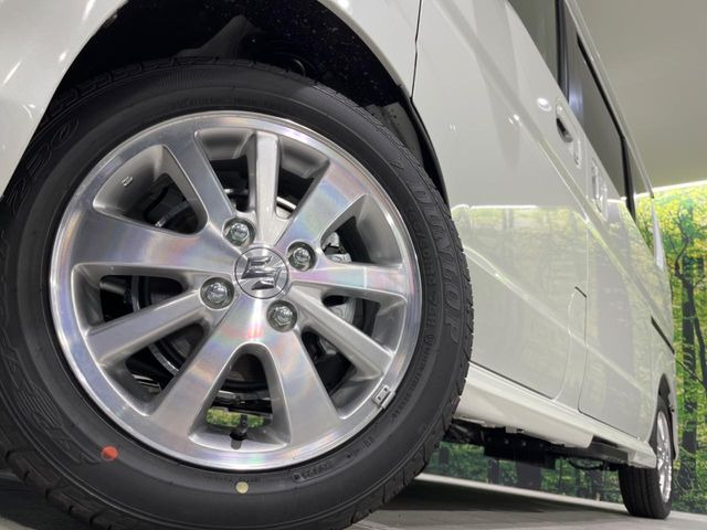 �y����15�C���`�A���~�z�C�[���z�O�ςɃ}�b�`���������A���~�z�C�[���𑕒����Ă���܂��B�e��ЊO�A���~�z�C�[����A�X�^�b�h���X�^�C�����戵�����Ă���܂��B���񂲑��k����������