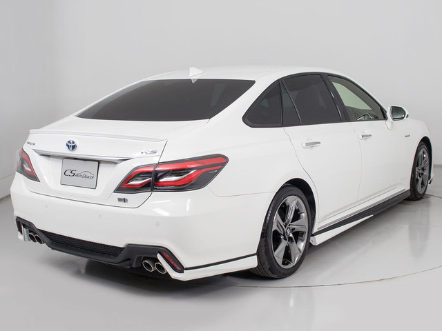 フルエアロが装着されています!お好みはいかがですか?今付いているデザイン以外にも、各ブランドのエアロを格安にてお取付け出来ます!又、エアロを外してノーマル状態にする事も出来ます!!