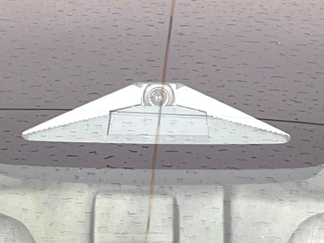 �y�z���_�Z���V���O�z���s���ɑO���̎ԗ�����F�����A�Փ˂������Ȏ��͌x��ƃu���[�L�ŏՓˉ���Ɣ�Q�y�����A�V�X�g�B�����S�Ƀh���C�u�����y���݂��������܂��B