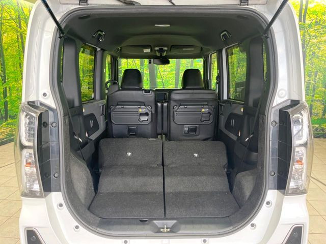 ���i�̂���������ʋ΁A���}���ɏ\���ȉ׎��X�y�[�X���m�ۂ��Ă���܂��B�Z�J���h�V�[�g��|���ƁA�傫�ȉו��̐ύڂ��\�ł���