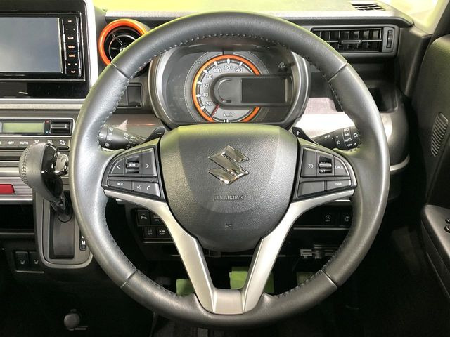 �y�����v�����X�e�A�����O�z�㎿�Ȋv���g�p���邱�ƂŁA��ɂ����������݂ƂĂ��^�]���₷���n���h���ł���