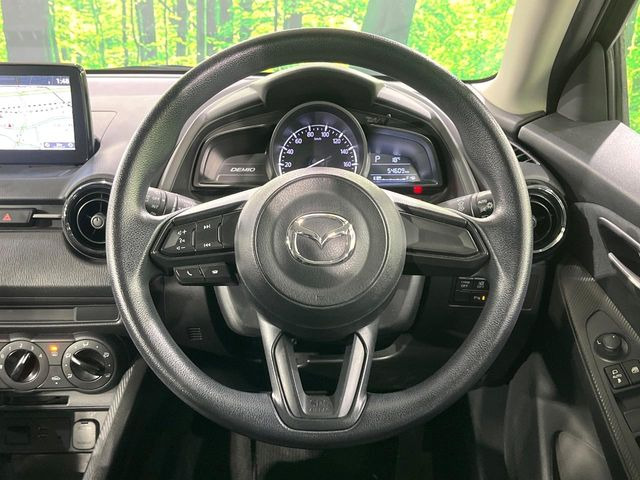 【ステアリングスイッチ】運転中、前方から目線をそらすことなく、オーディオ等の操作が可能な便利機能!安心&快適なドライブを演出してくれます♪